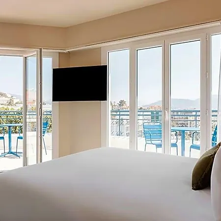 Yelo Promenade Magnan, Sonder 3* Niza
