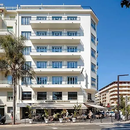 Yelo Promenade Magnan, Sonder 3* Niza
