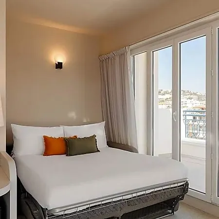 Hotel Yelo Promenade Magnan, Sonder