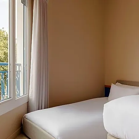 Hotel Yelo Promenade Magnan, Sonder Niza